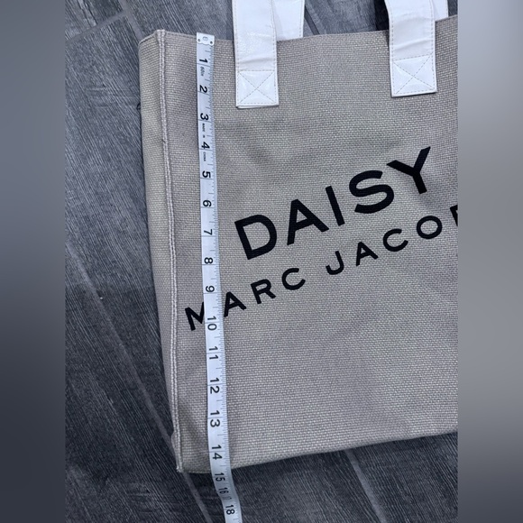 Marc Jacobs Daisy Fragrances Shimmering‎ Gold Tone Tote Bag